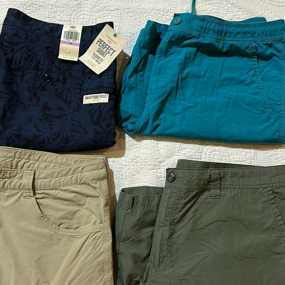 Patagonia/Dockers/ Columbia Bundle of 4. Size 38
